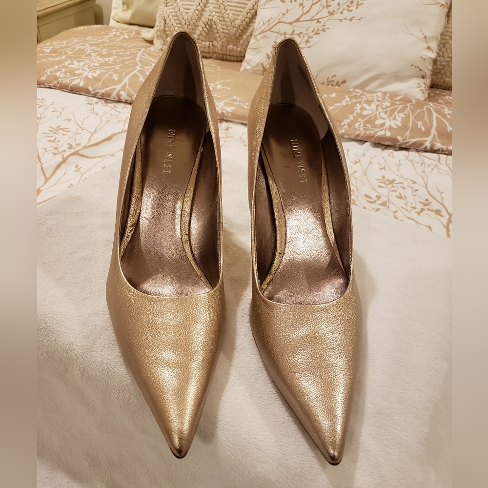 Nine West Gold Leather Pumps/Heels